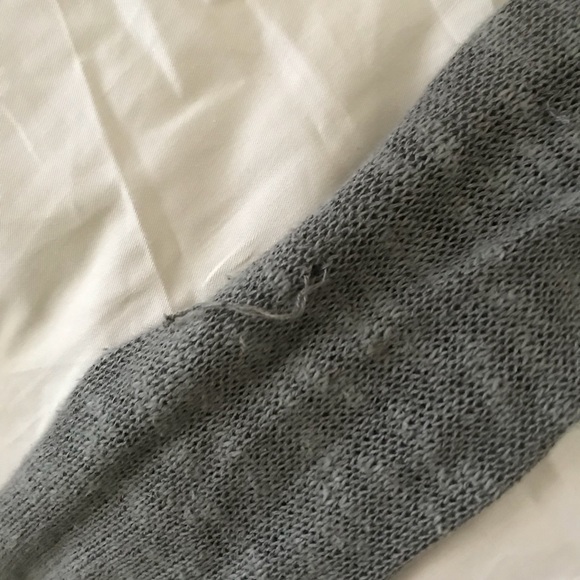 Hollister Tribal Pattern Sweater ~ size XS - Picture 4 of 4